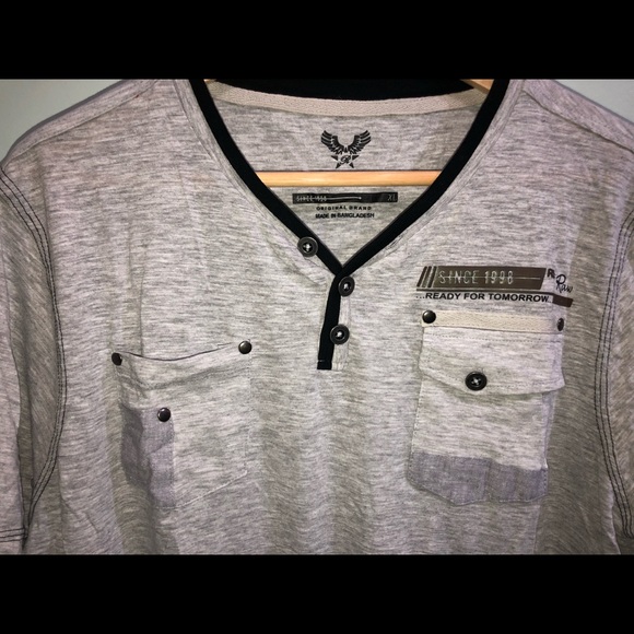 V-neck short sleeve t-shirt - Picture 3 of 5